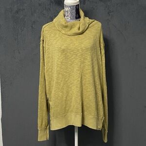 We The Free People Timmy Turtleneck Womens M Green Boxy Oversized Lagenlook Fray